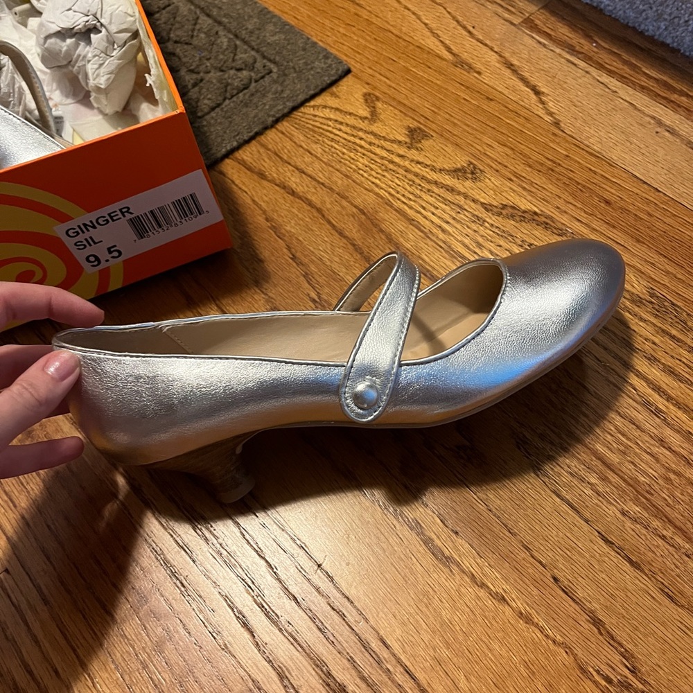 Gabriella Rocha silver kitten heel - Picture 4 of 4